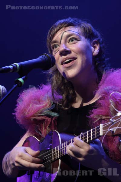 TUNE YARDS - 2011-06-02 - PARIS - Cafe de la Danse - 